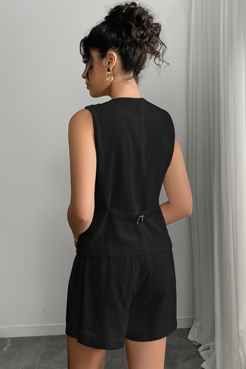 Calivra - Modern Casual Duo