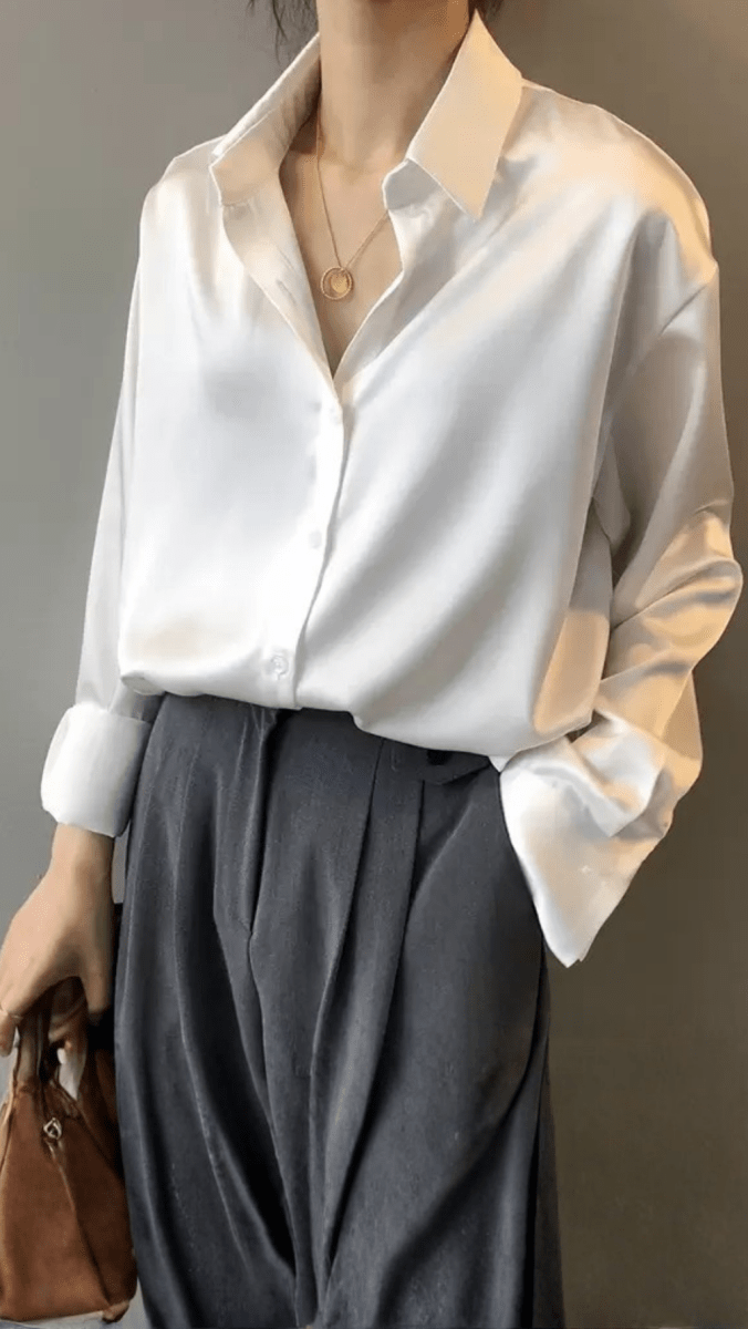VÉRONA - Luxe Satin Button Blouse