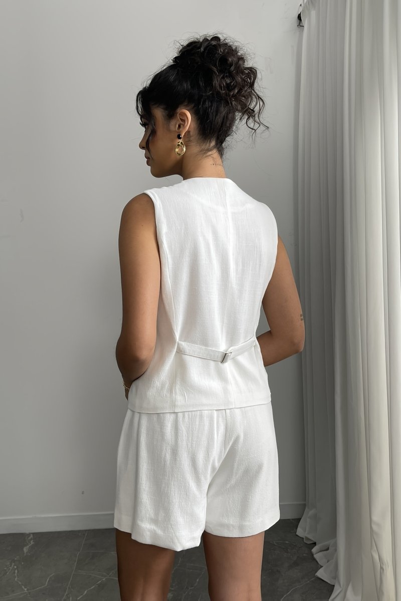 Calivra - Modern Casual Duo