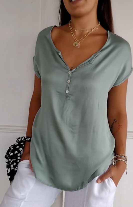 Chic & Comfortable V-Neck T-Shirt - Soft Fabric, Relaxed Fit, Versatile Style 2