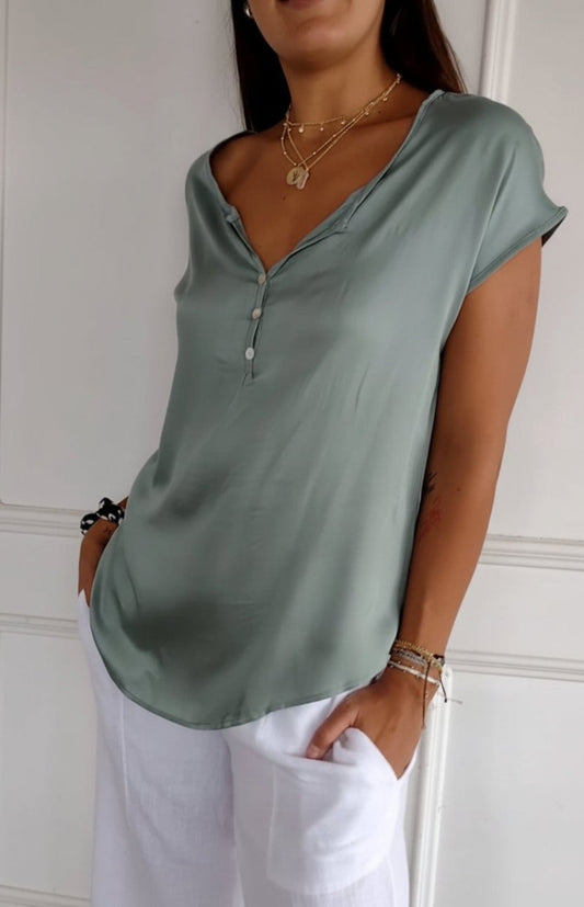 Chic & Comfortable V-Neck T-Shirt - Soft Fabric, Relaxed Fit, Versatile Style 5