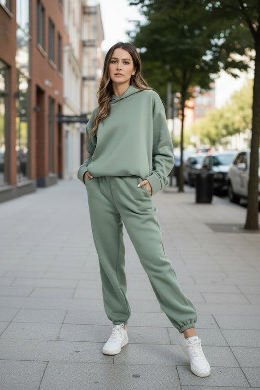 COMFYCOR – Relaxed Fit Hoodie & Sweatpants Set with Stylish Comfort