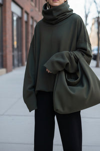 Cozy Women's Long Sleeve Turtleneck Sweatshirt with Pockets - Stylish Comfort 0