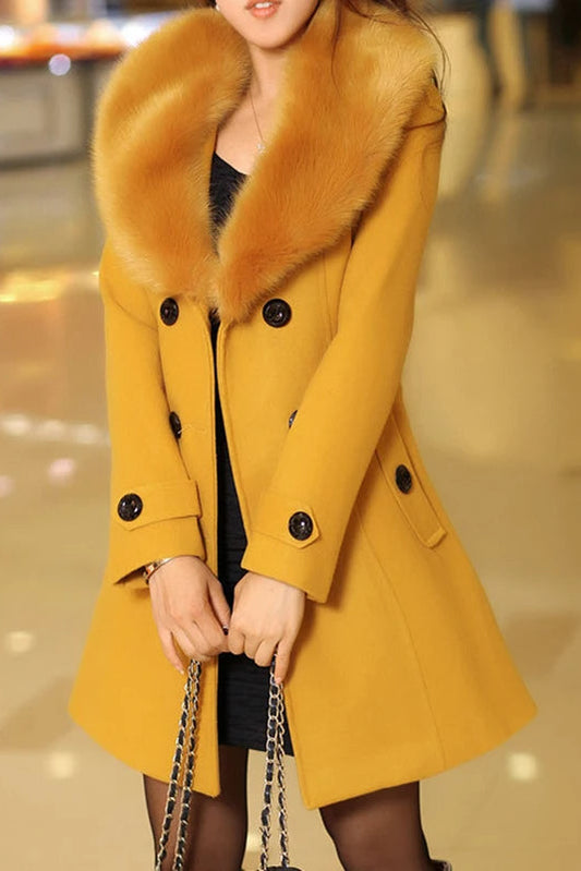 Elegant Fur Coat for Women - Luxurious Comfort & Timeless Style 12