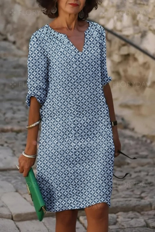 Gerda - Women's Vintage Summer Dress with Split Neckline & 3/4 Sleeves 2