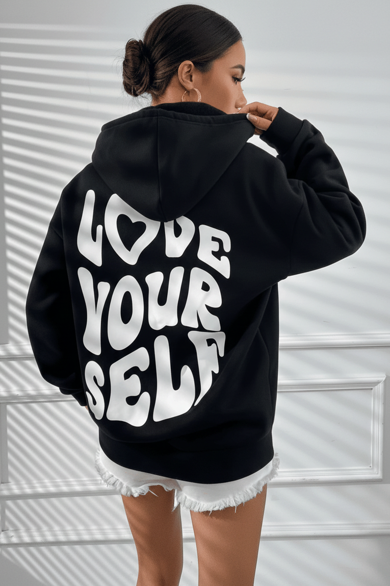 Heidi-Mode - Women's Streetwear Winter Hoodie with Bold Graphic Design 0