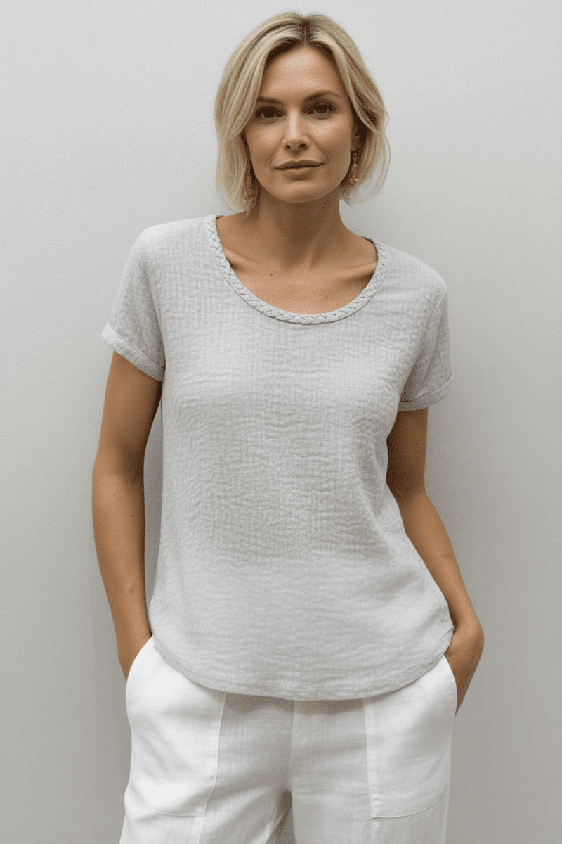 Heidi - Vintage-Inspired Curved Hem T-Shirt in Soft, Breathable Fabric 4