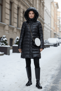 FEATHERA – Women’s Ultralight Down Jacket with Removable Hood & Elegant Design